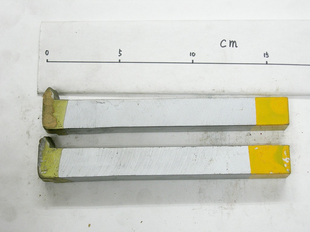 切削工具　バイト　15-3　19角（18.5）　UTi20　黄色