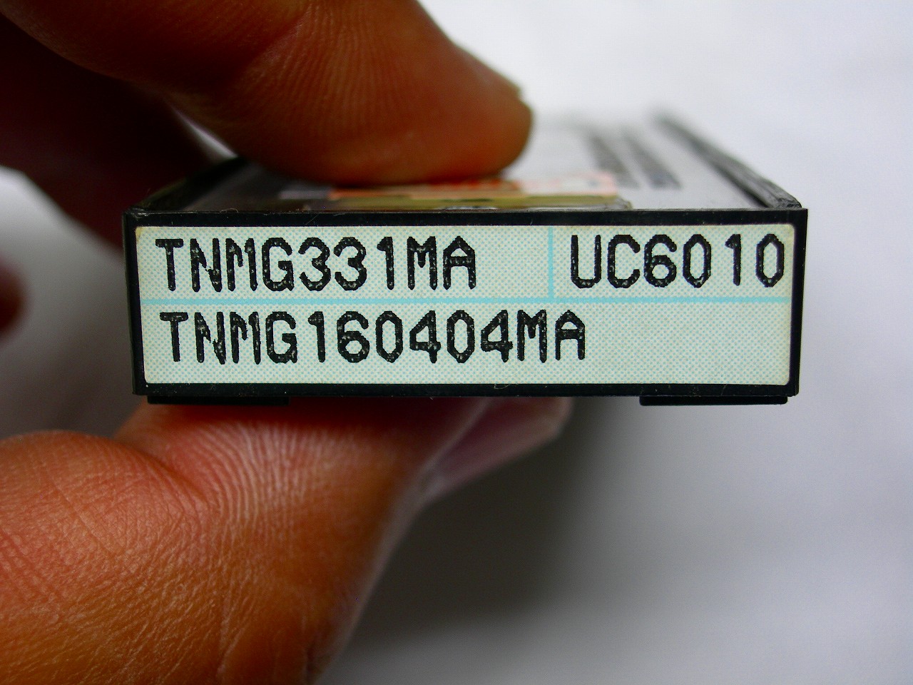 三菱マテリアル　TNMG160404MA UC6010