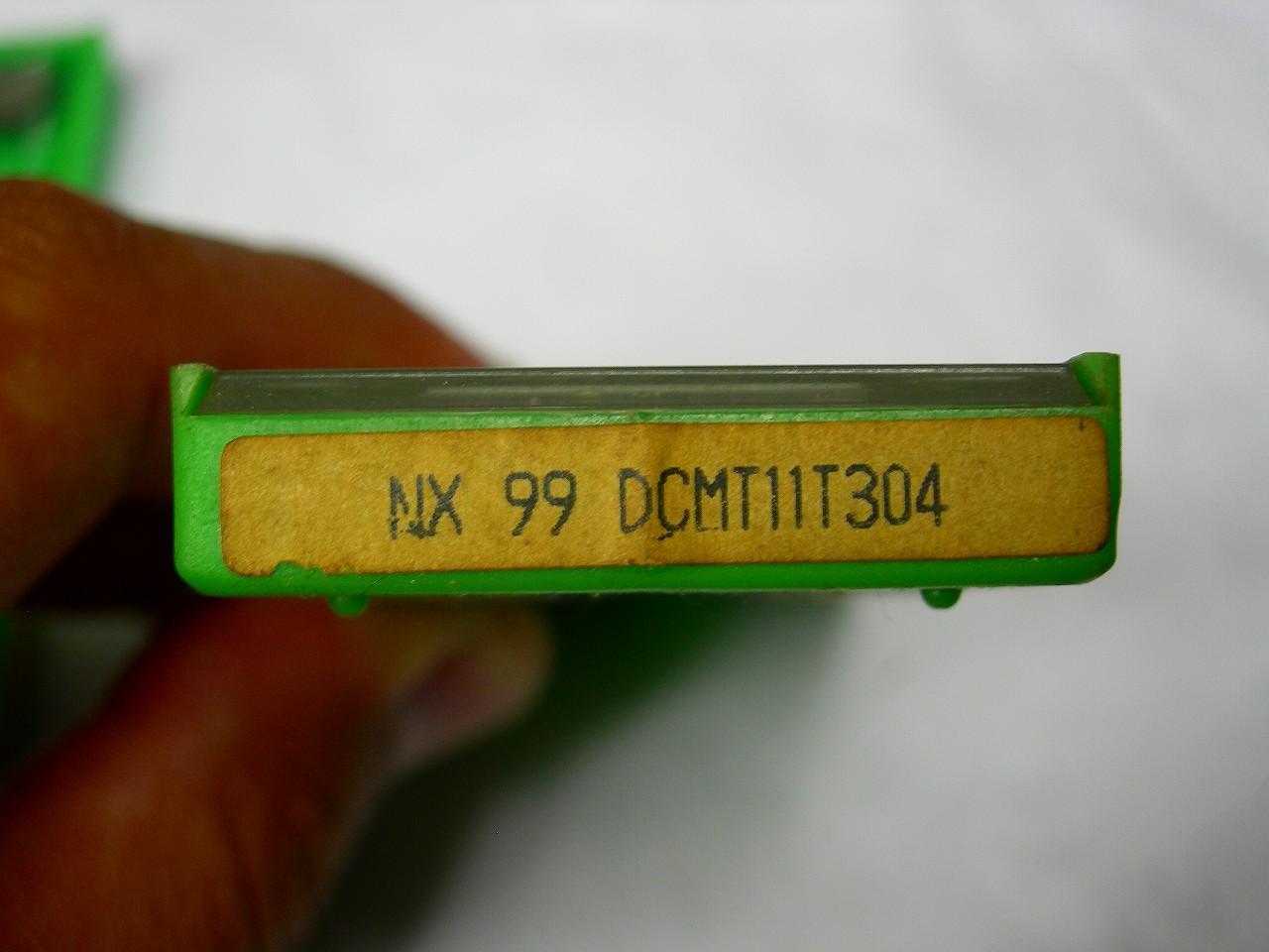 三菱マテリアル　DCMT11T304 NX99